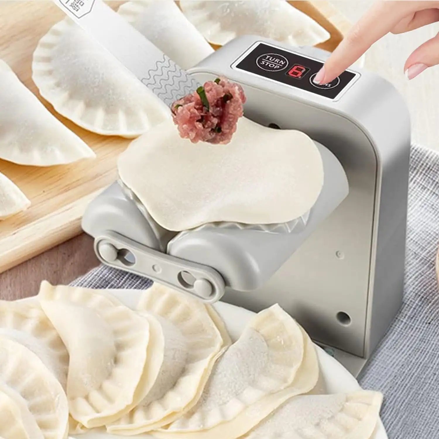 Professional-grade automatic dumpling machine ideal for kitchens and restaurants