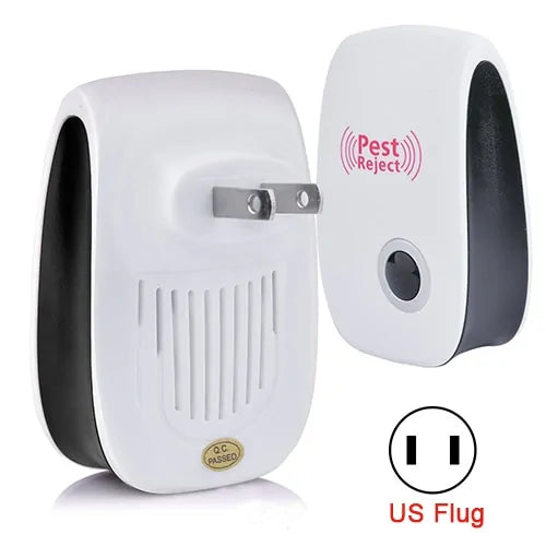 Efficient pest repeller with integrated mosquito lamp for 24/7 insect protection